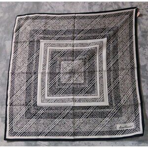 Vtg Marie Chantal Scarf 27 Inch Retro MCM Boho Black White Weave Made In Italy